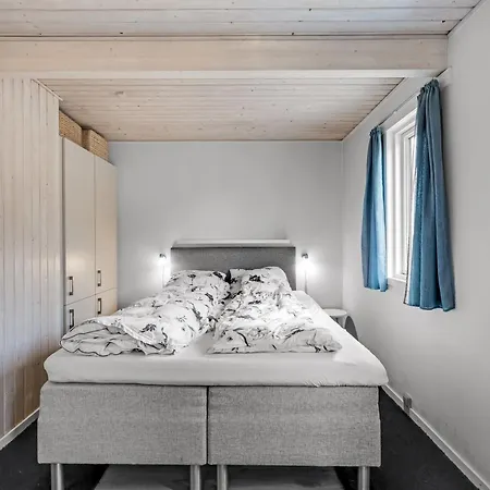 Holiday home Geert - 900m From The Sea By Interhome