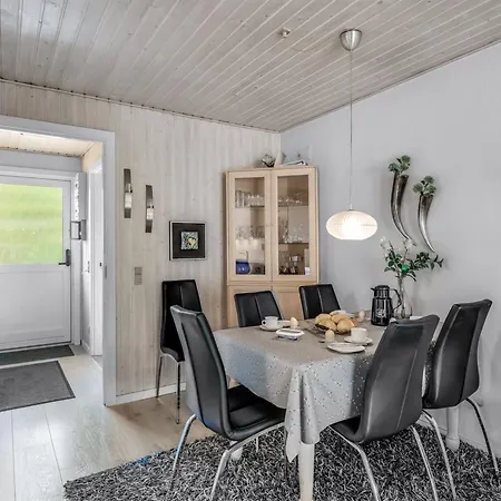 Geert - 900m From The Sea By Interhome Blåvand