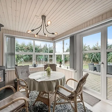Geert - 900m From The Sea By Interhome