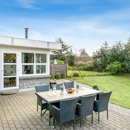 Holiday home Geert - 900m From The Sea By Interhome *